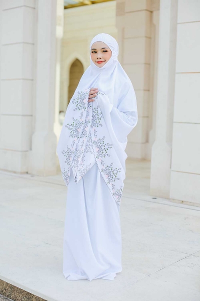 Telekung Sulam Kerawang White